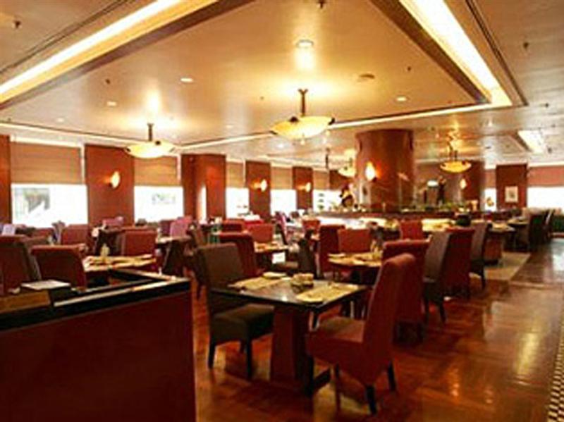 Dorsett Kuala Lumpur Hotell Exteriör bild The interior of the restaurant