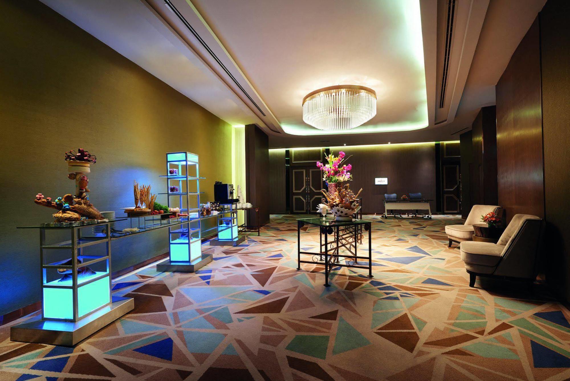 Dorsett Kuala Lumpur Hotell Exteriör bild The lobby of the hotel