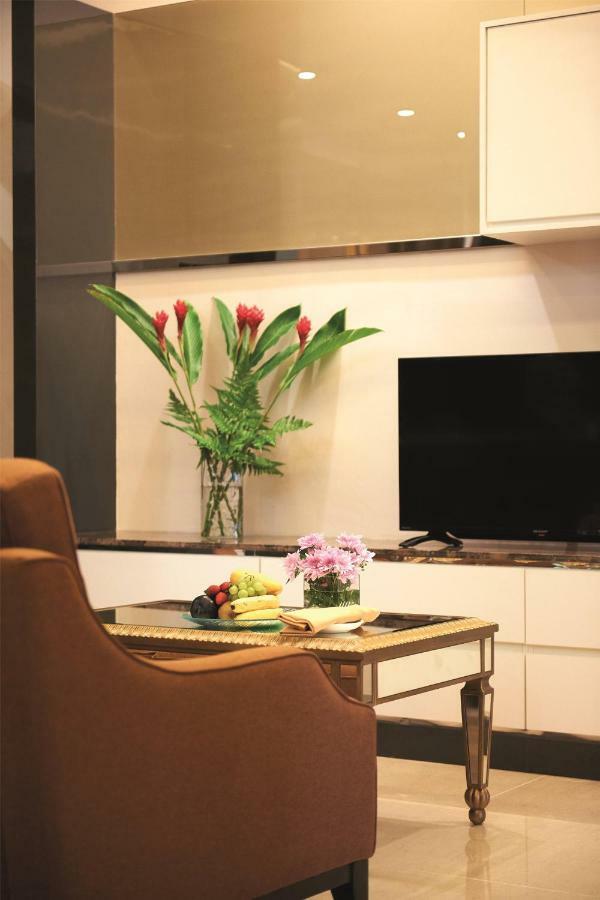 Dorsett Kuala Lumpur Hotell Exteriör bild A television set